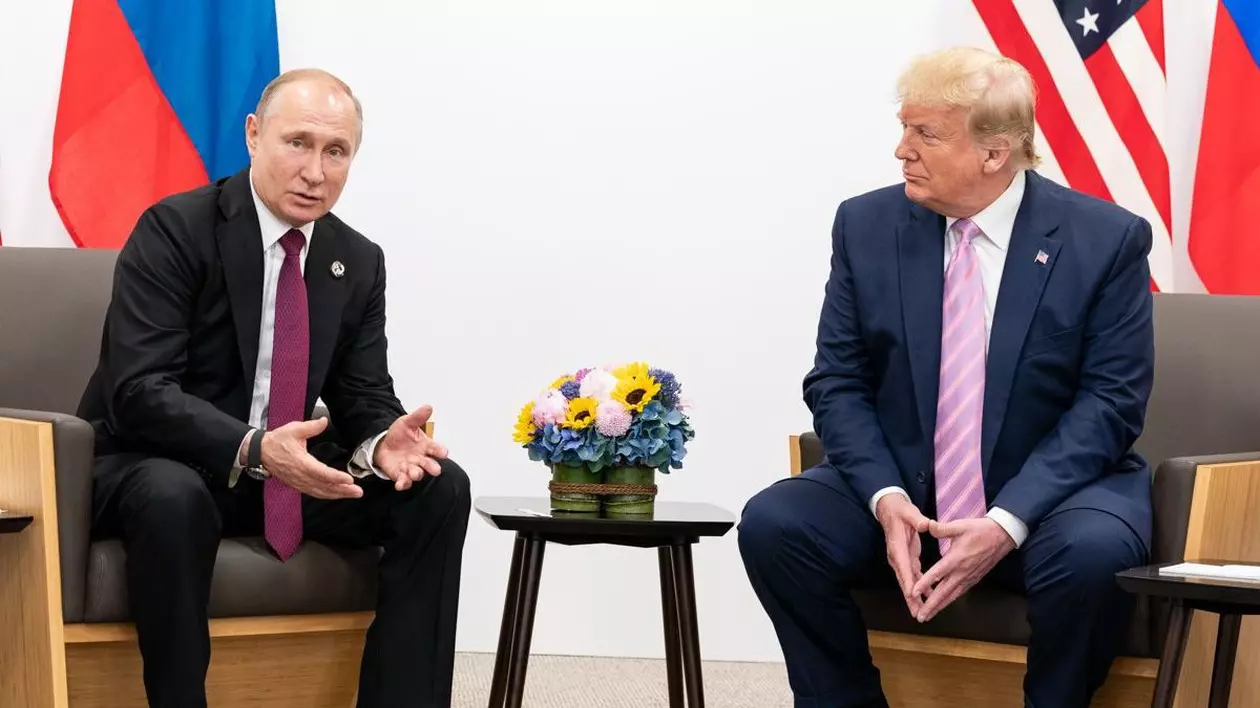 Vladimir Putin și Donald Trump discută în fața presei