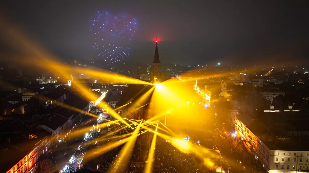 Cum a arătat spectacolul cu drone de la Cluj din noaptea dintre ani