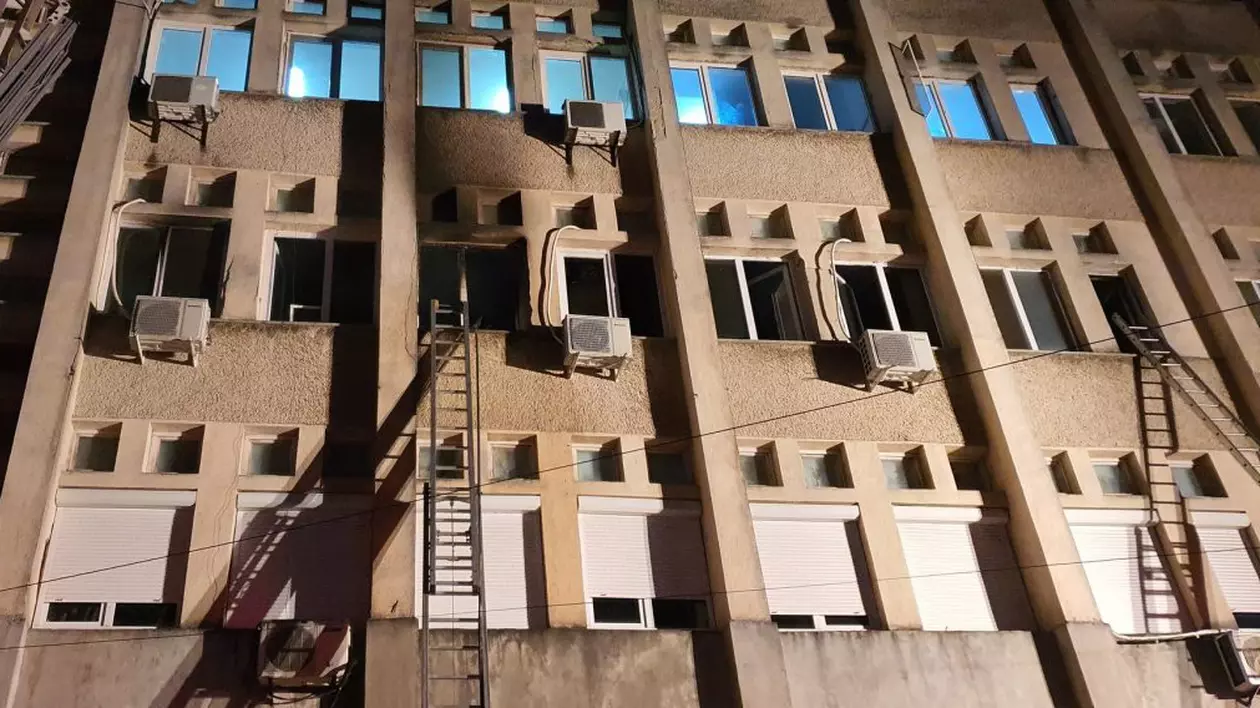 Efectele incendiului petrecut la spitalul din Neamț în noaptea de 14 noiembrie 2020.