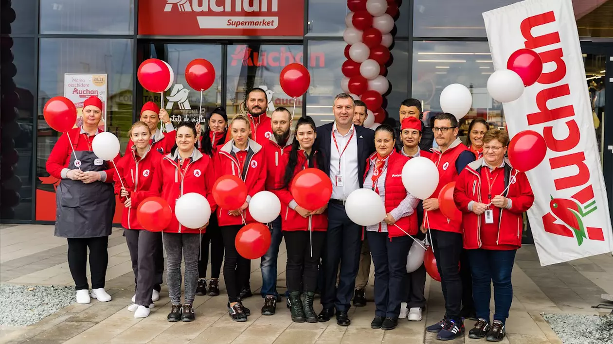 Auchan angajează 120 de persoane pentru două noi mari magazine din nordul și sudul Capitalei. Află cum poți aplica și ce beneficii primești!