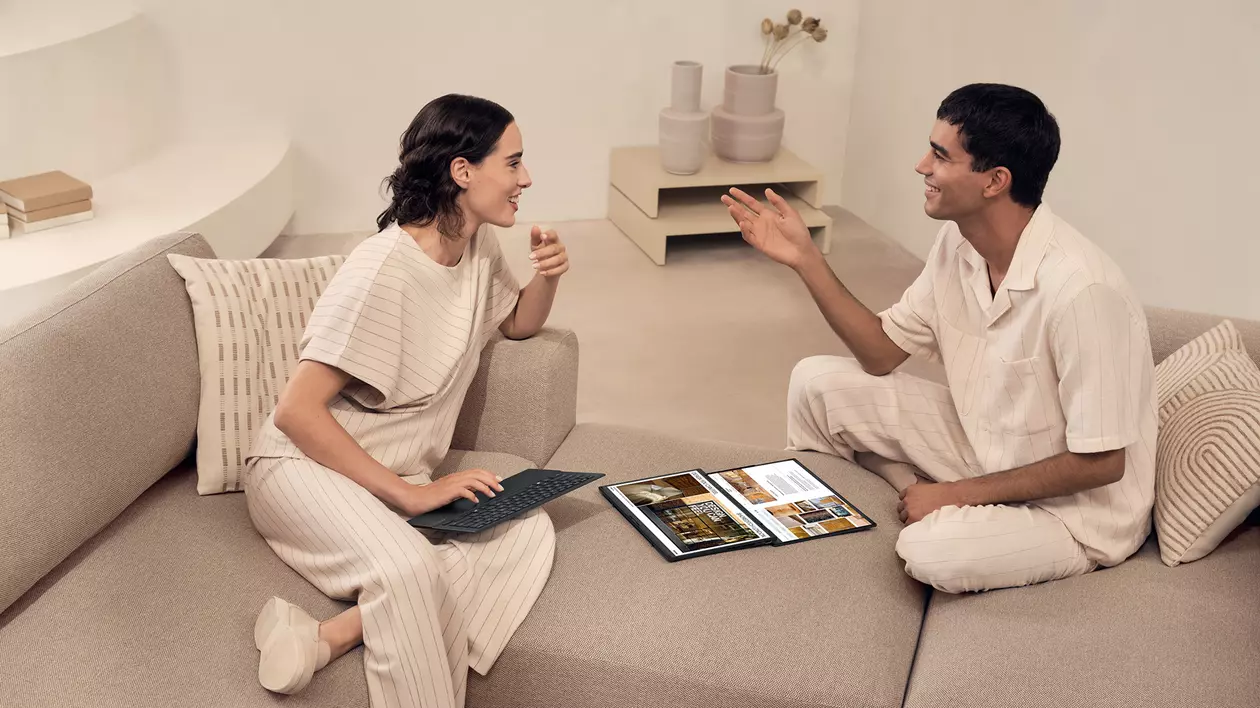 ASUS Zenbook DUO (UX8406): un laptop remarcabil cu două ecrane tactile OLED de dimensiune completă