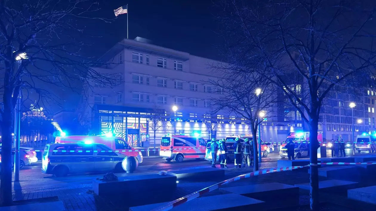 Atac cu cuțitul la Berlin Foto: X @jreichelt