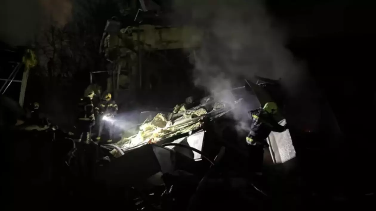 Distrugeri provocate de atacul cu rachete de la Kiev Foto: DSNS Kiev