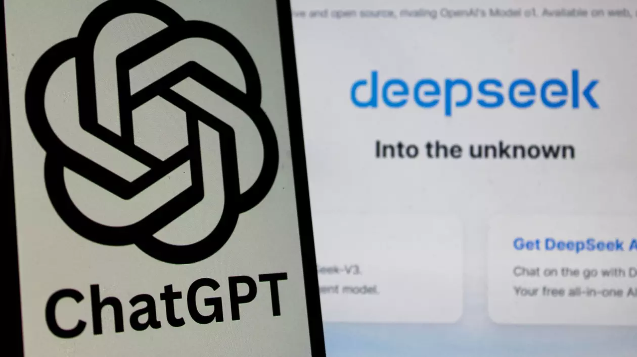 Logo-ul ChatGPT afișat pe un telefon, amplasat pe un fundal care reprezintă prima pagină a website-ului AI-ului chinezesc DeepSeek.