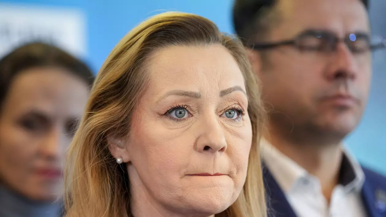 Clotilde Armand, amenințată cu excluderea din USR de către Elena Lasconi: „Să facă voluntariat pentru Nicuşor Dan”