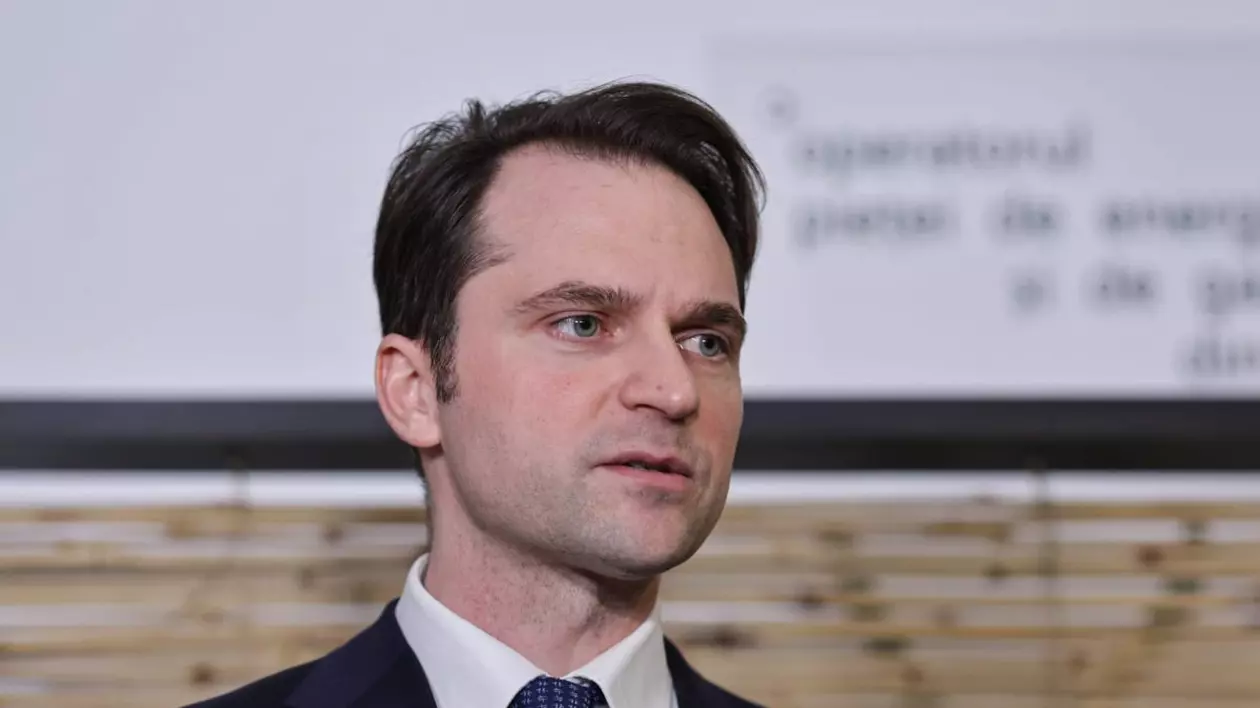 Sebastian Burduja intr-o conferinta de presa organizata dupa comandamentul de iarnă, 18 februarie 2025.