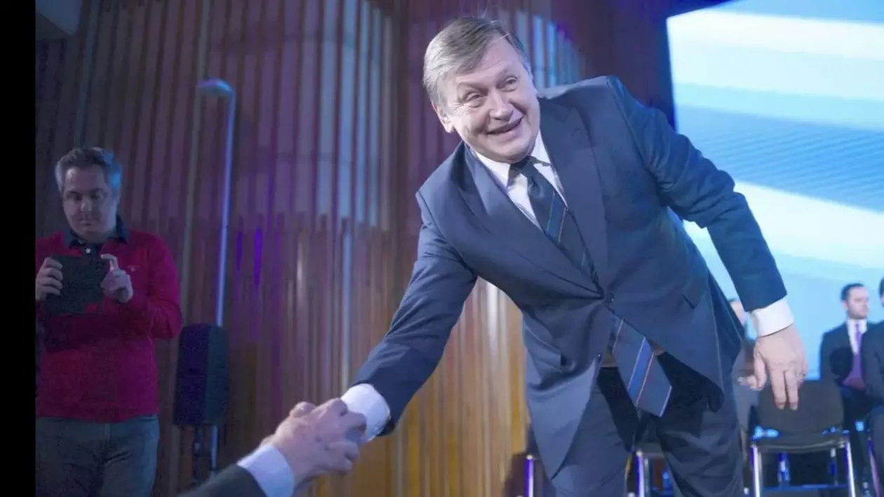 Crin Antonescu este candidatul PSD-PNL-UDMR la prezidențiale