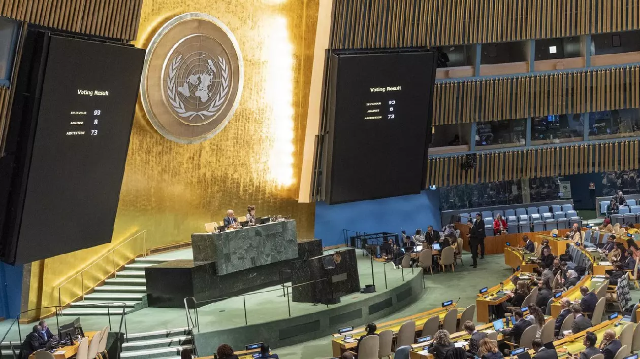 În cadrul celei de-a unsprezecea sesiuni speciale de urgență a Adunării Generale a ONU, desfășurată la sediul ONU din New York la 24 februarie 2025, amendamentul la proiectul de rezoluție „Promovarea unei păci globale, juste și durabile în Ucraina” a fost adoptat cu 93 de voturi pentru, 8 împotrivă și 73 de abțineri.
