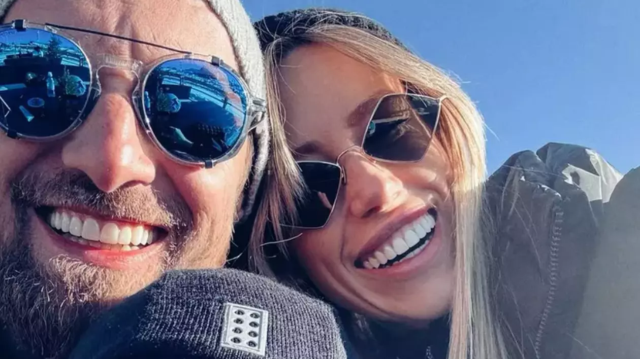 Gabriela Prisăcariu, soția lui Dani Oțil, deranjată că locurile de parcare din București nu sunt deszăpezite