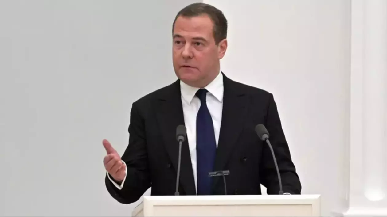 Dmitri Medvedev, furios fiindcă Rusia este presată să accepte un armistițiu până luni: „Băgaţi-vă aceste planuri de pace în fund”