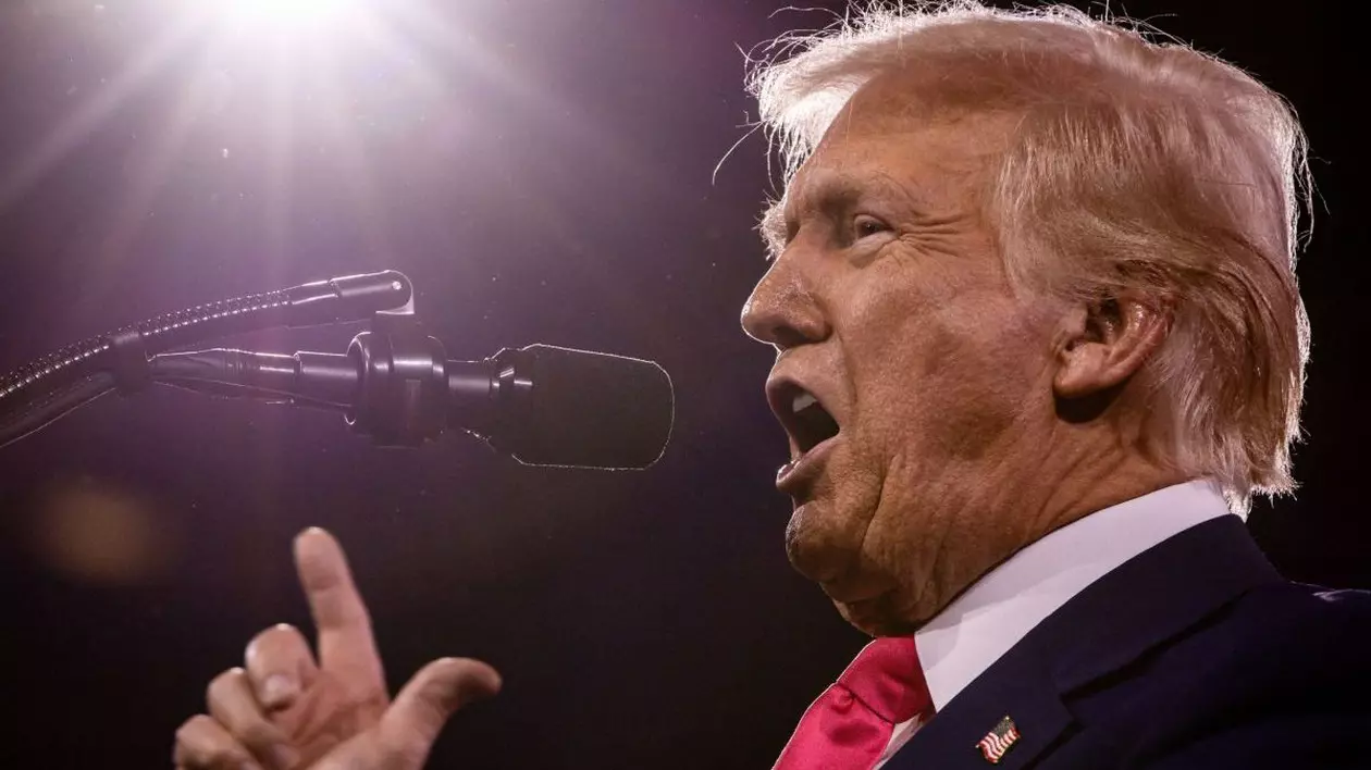 Președintele american Donald Trump vorbește la Conferința de acțiune politică conservatoare (CPAC) de la Gaylord National Resort and Convention Center, pe 22 februarie 2025, în Oxon Hill, Maryland. Republicanul este agitat