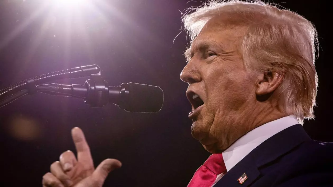 Președintele american Donald Trump vorbește la Conferința de acțiune politică conservatoare (CPAC) de la Gaylord National Resort and Convention Center, pe 22 februarie 2025, în Oxon Hill, Maryland