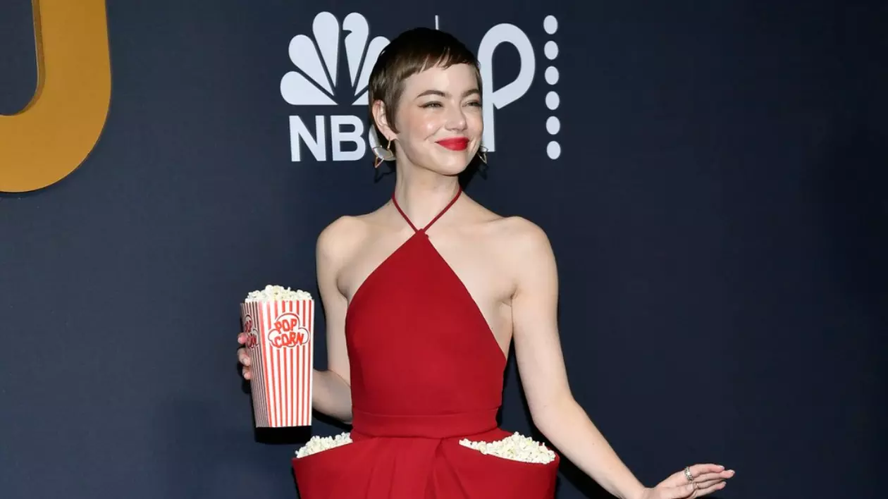 Emma Stone, apariție pe covorul roșu în „rochia popcorn”