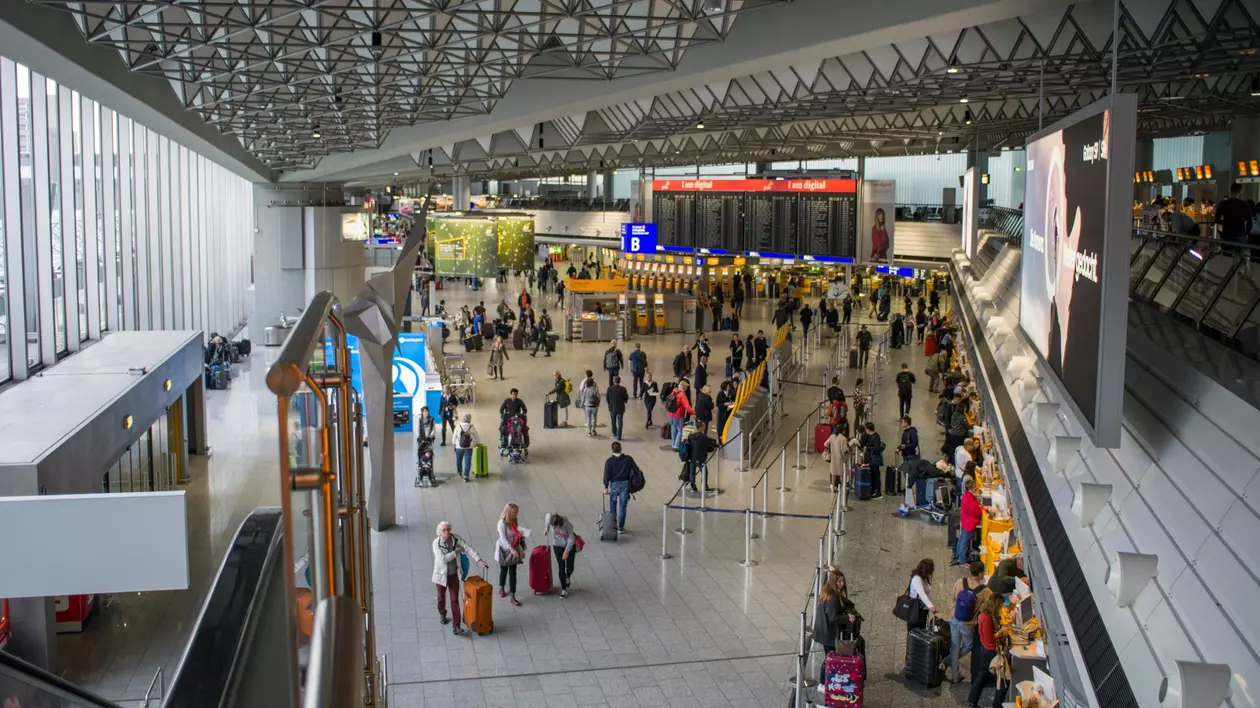 Aeroport Germania. Romani plecati in Germania. Foto ilustrativ Shutterstock