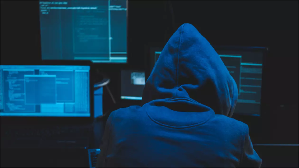 Imagine cu caracter ilustrativ pentru hacker