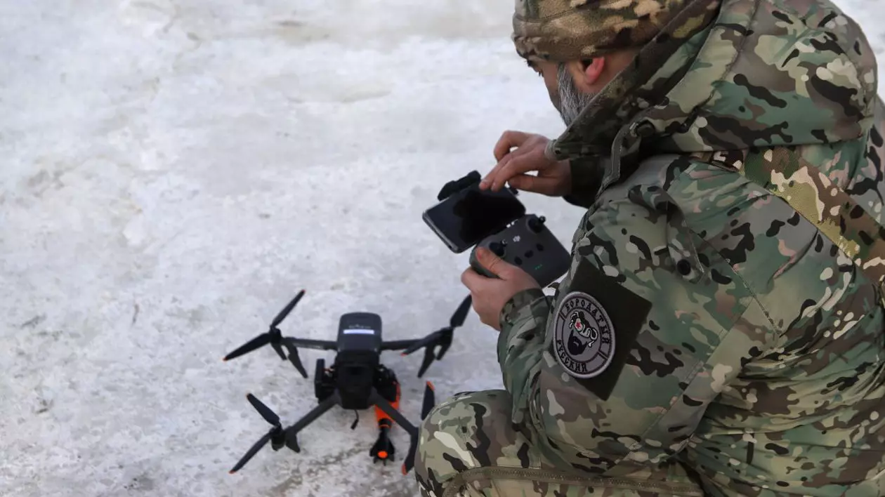 Rușii au dezvoltat un sistem de control al unui „roi” de drone cu o singură telecomandă