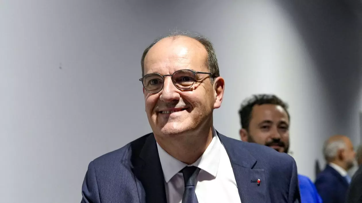 Un fost premier francez, arestat pentru numai câteva ore pentru deturnarea de fonduri publice