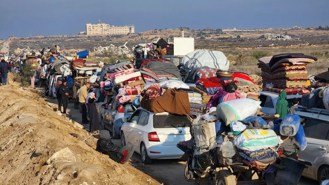 Armata israeliană se retrage de pe un important coridor de circulaţie din Gaza