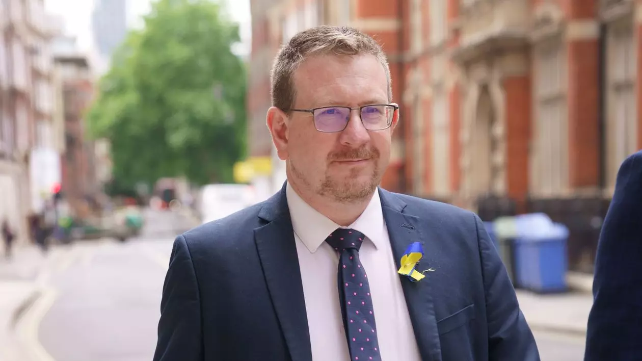 Un ministru britanic a sugerat că un pensionar ar trebui să moară după ce s-a plâns de coșurile de gunoi. Scandalul mesajelor de pe WhatsApp cutremură Partidul Laburist