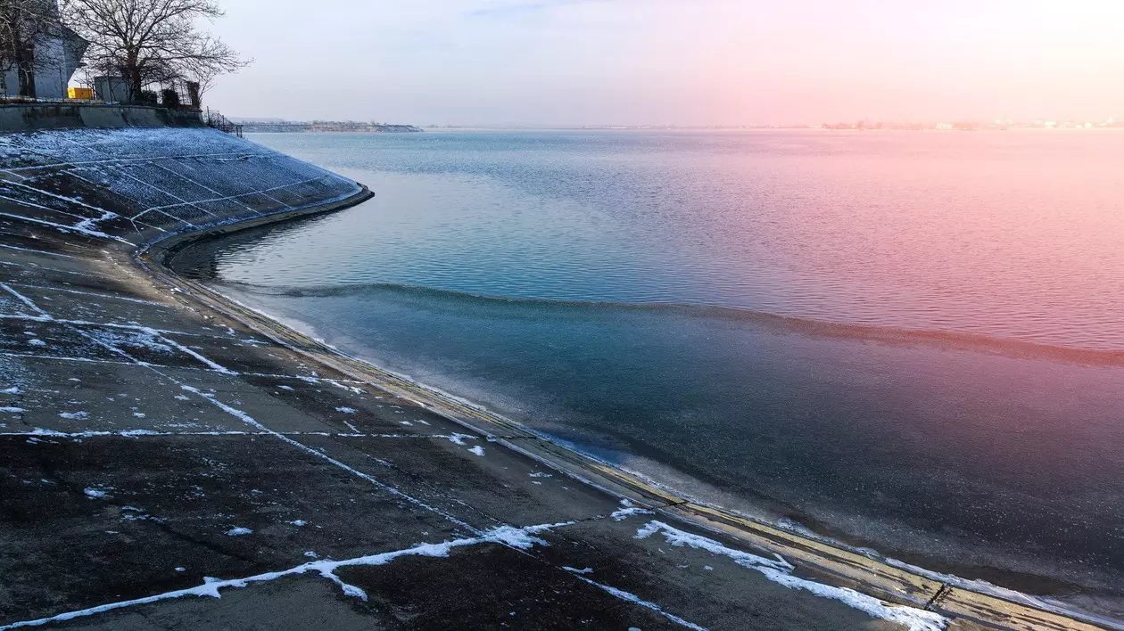 Imagine cu Lacul Morii din București.
