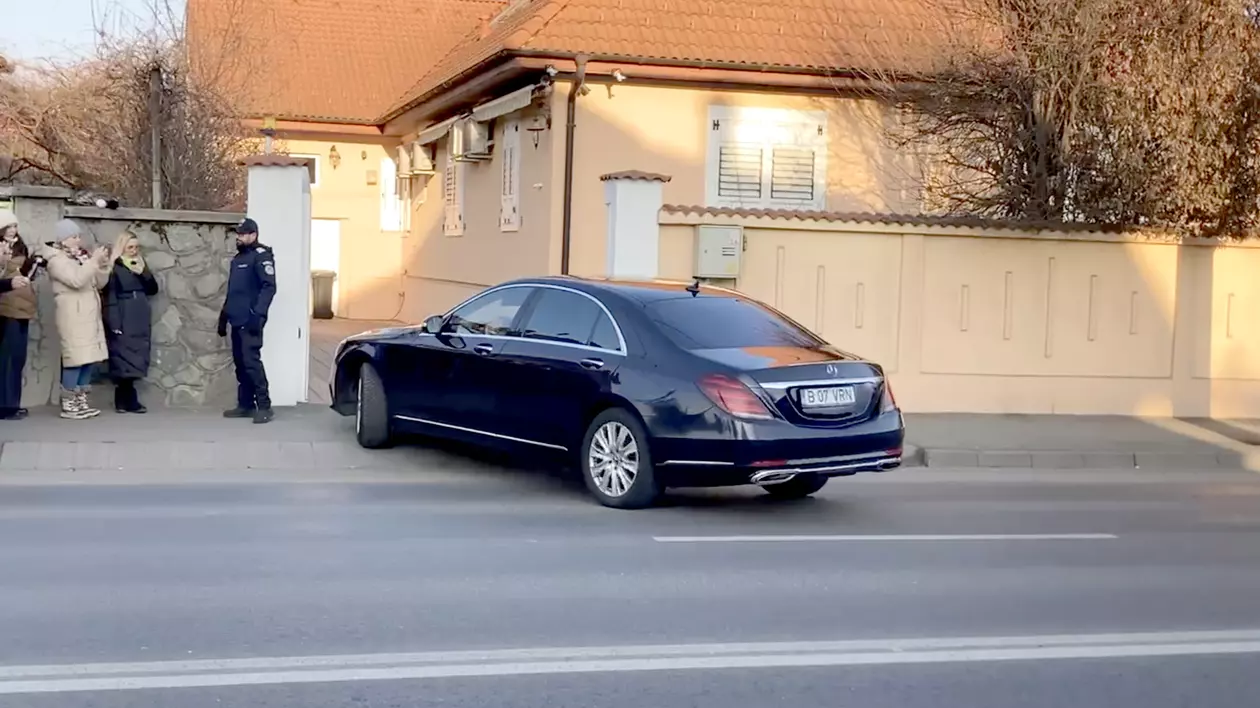 Klaus Iohannis a ajuns acasă, la Sibiu