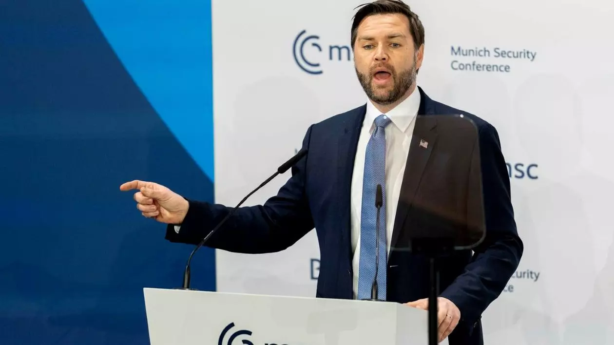 14 februarie 2025, München, Bavaria, Germania: JD VANCE, vicepreședinte al Statelor Unite ale Americii, la cea de-a 61-a Conferință de Securitate de la München (MSC) la Hotel Bayerischer Hof. Liderul american este agitat și gesticulează în timp ce vorbește