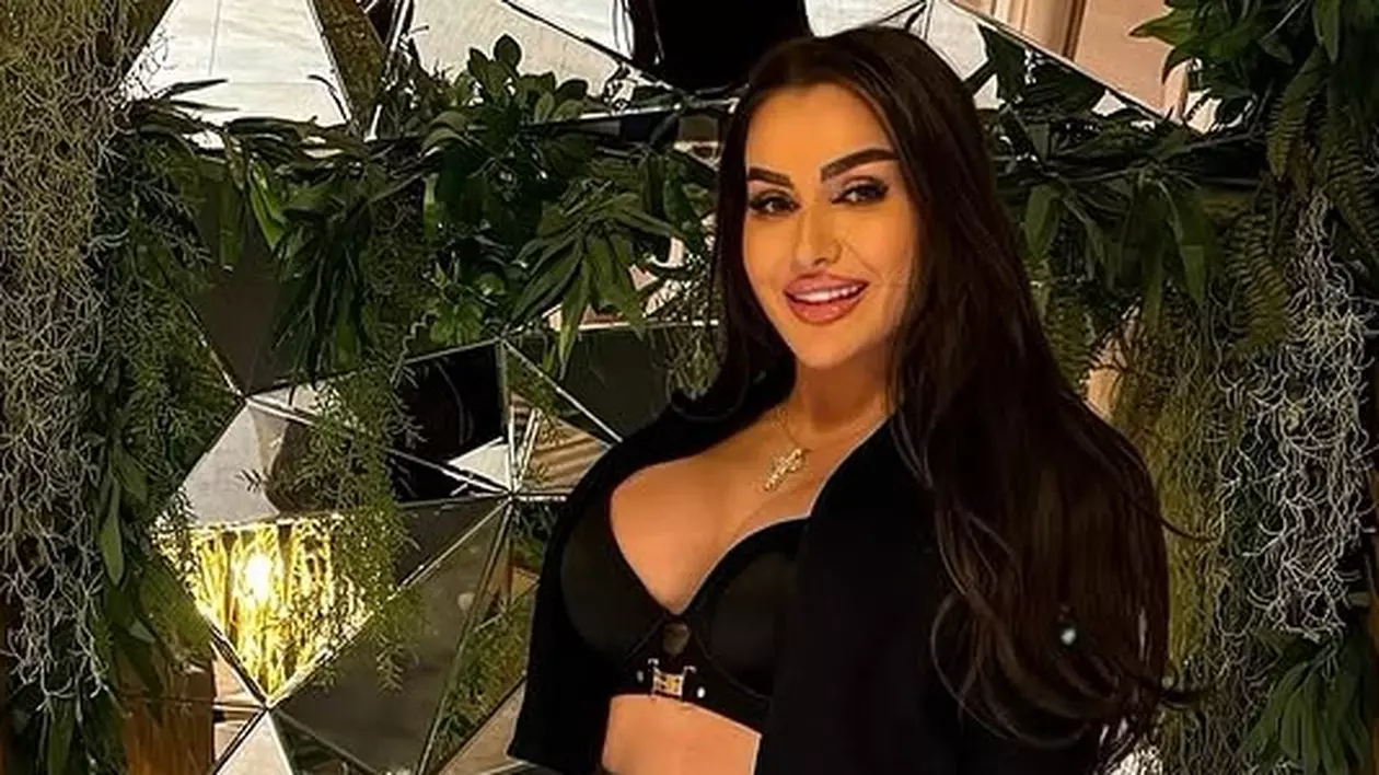 Larisa Popa, cunoscută în mediul online drept Larisa lui Pescobar