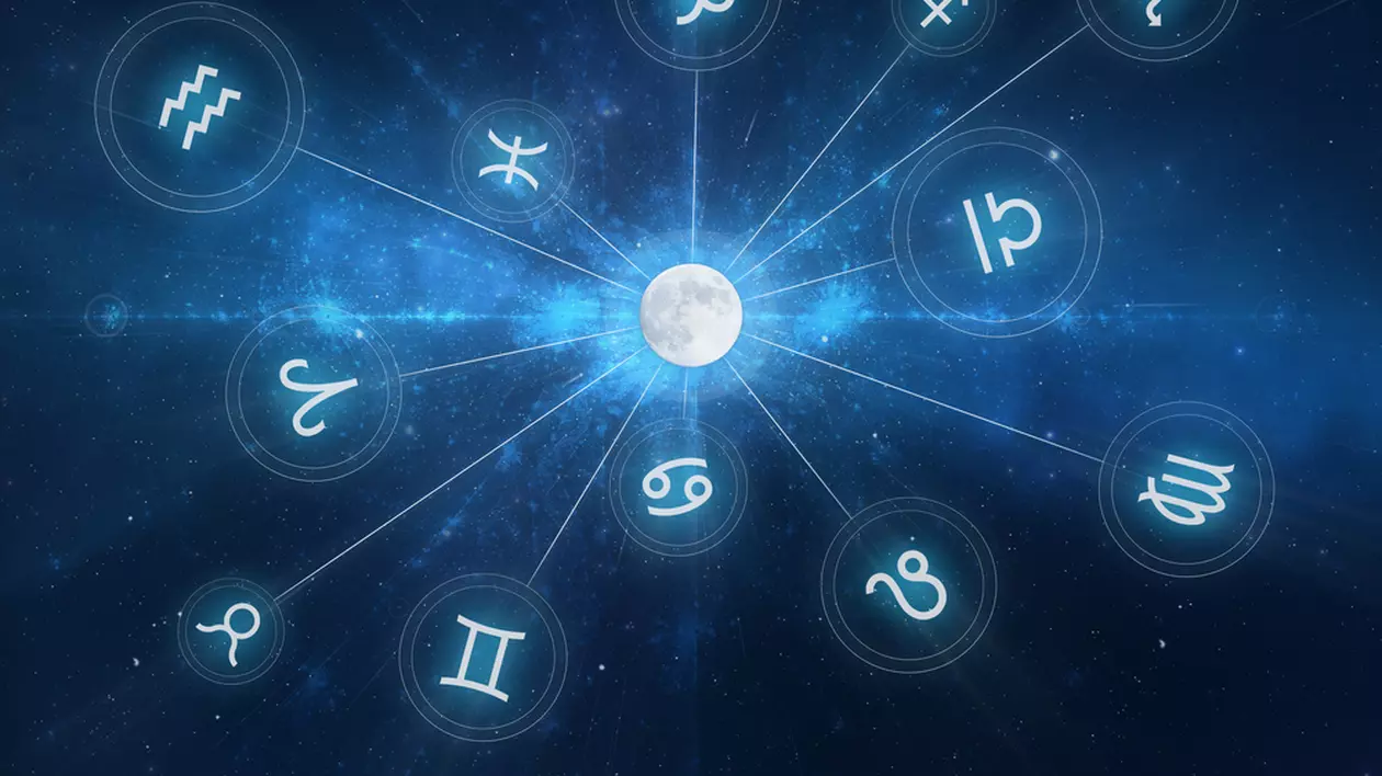 Luna plină din 12 februarie, energie de Foc pentru proiecte noi - Imagine grafică reprezentând semnele zodiacale pe un cer înstelat, cu luna în centru.