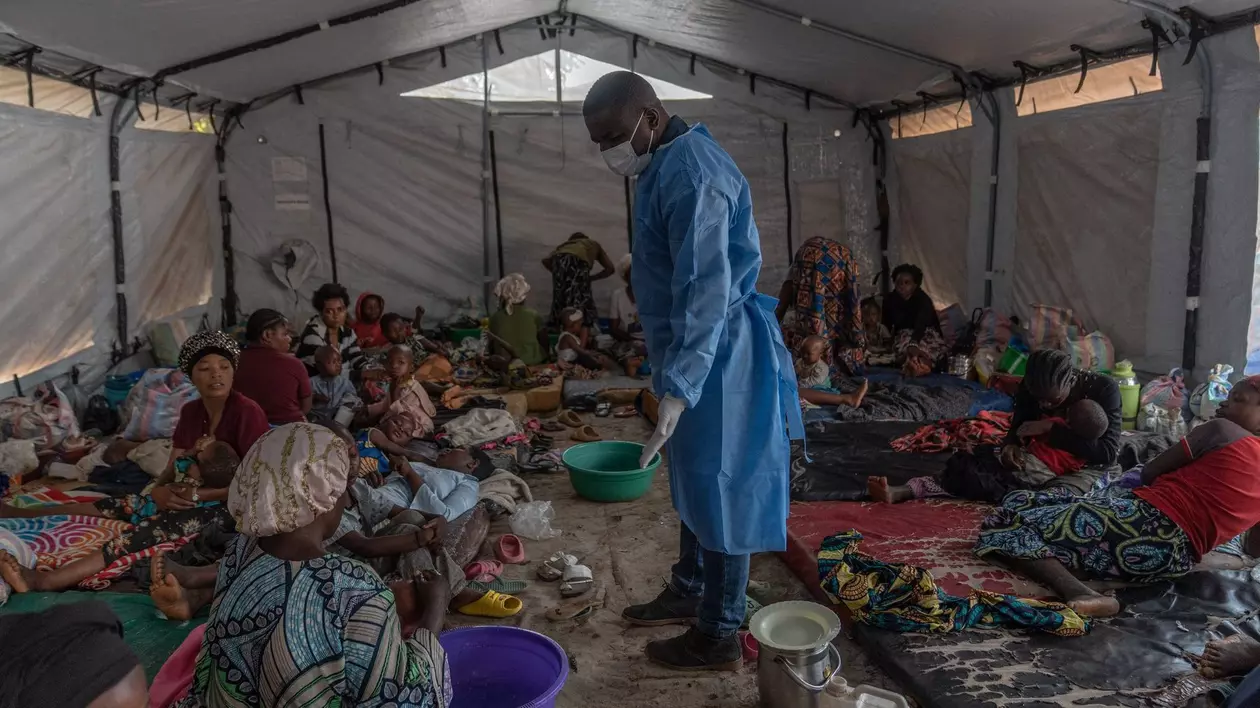 Medic surprins în timp ce vizitează mai mulți pacienți, în Congo