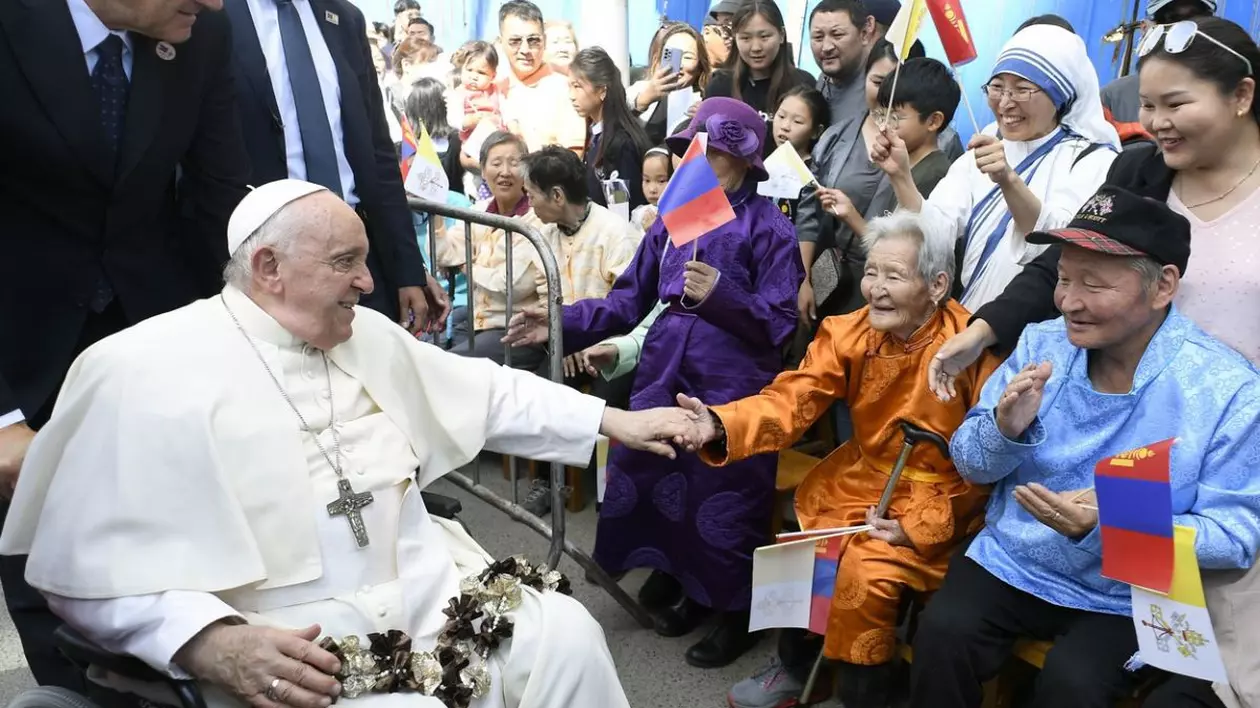 Papa Francisc a murit