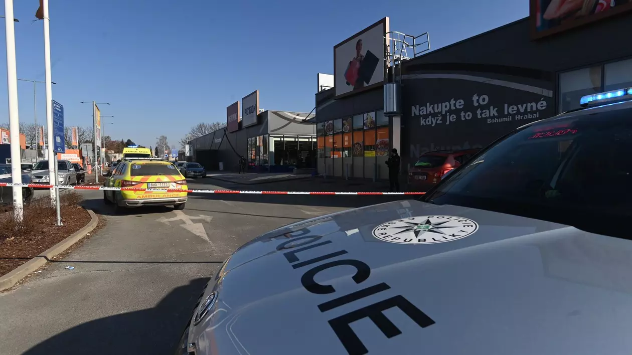 Poză cu centrul comercial din Cehia, unde un tânăr a ucis două vânzătoare