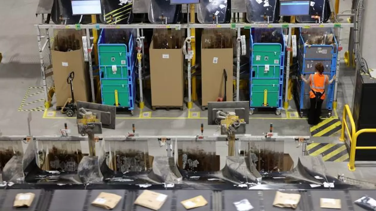 Mai multe produse de la Amazon au fost furate de șoferi români de TIR în Franța