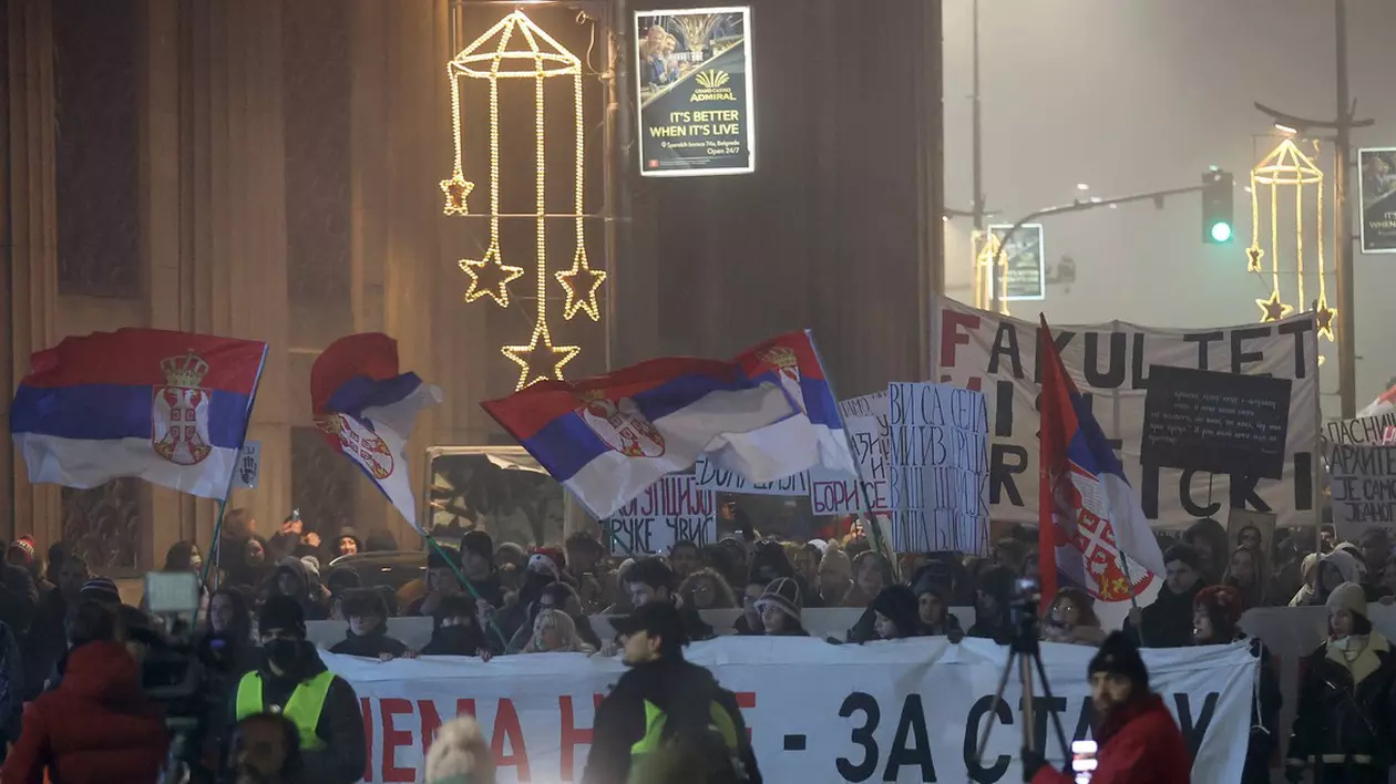 Studenții sârbi organizează un protest împotriva autorităților acuzate de coruptie
