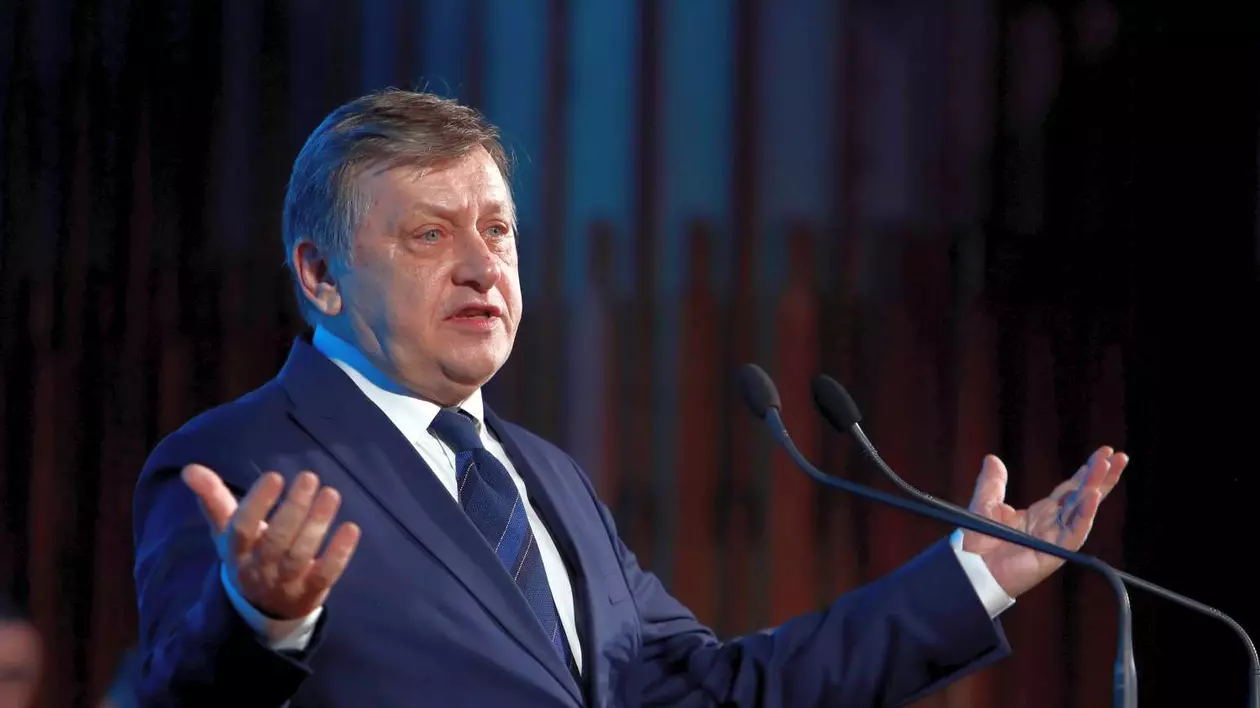 Reacția lui Crin Antonescu, întrebat dacă Ilie Bolojan va candida la președinție după demisia lui Klaus Iohannis