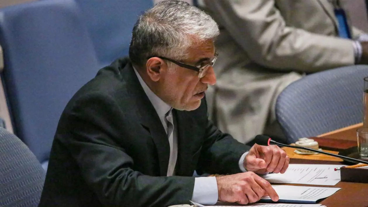 Reprezentantul permanent al Republicii Iran la ONU, AMIR SAEED IRAVANI, vorbește în timpul unei reuniuni a Consiliului de Securitate, 17 decembrie 2024