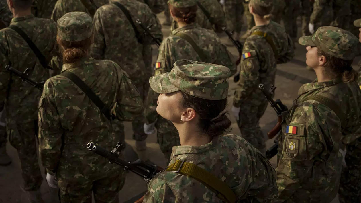 În imagine sunt ilustrați studenți în uniformă militară