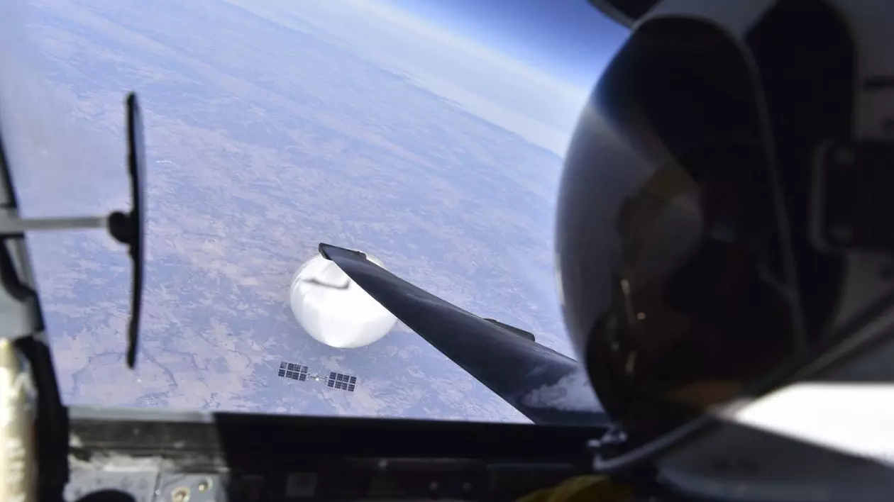 Un Pilot U-2 care fotografia un presupus balon de supraveghere chinez care plutește deasupra zonei centrale continentale a Statelor Unite la 3 februarie 2023