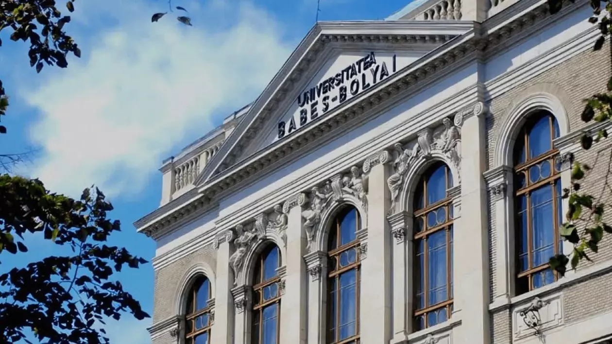 Clădirea Universității „Babeș-Bolyai” din Cluj-Napoca. Așa cum se poate observa este bine îngrijită