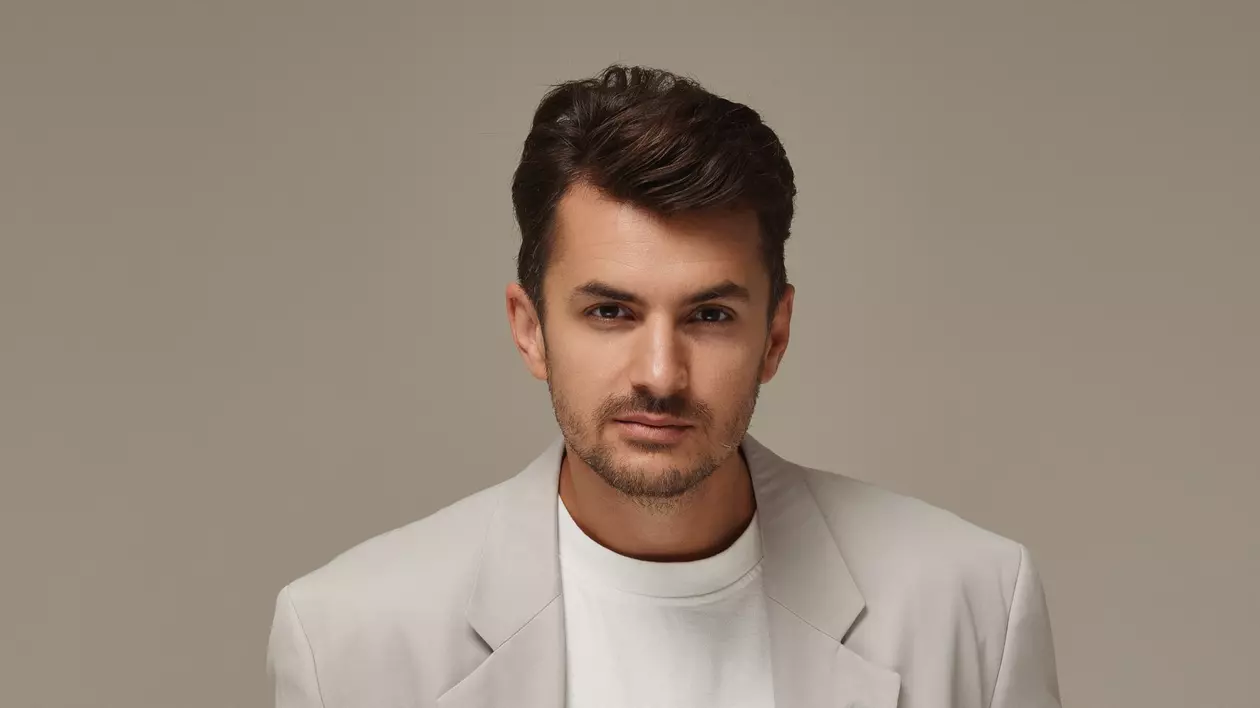Ce s-a întâmplat cu Vlad Udrescu în timpul secvențelor romantice din serialul „Ana - mi-ai fost scrisă în ADN”. „Nu sunt genul”