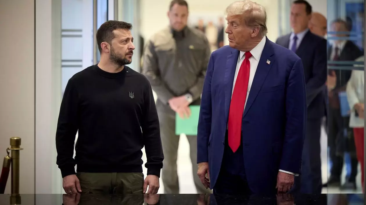 27 septembrie 2024, New York, SUA: Donald Trump răspunde la o întrebare în timpul unei conferințe de presă improvizate cu președintele ucrainean Volodomir Zelenski