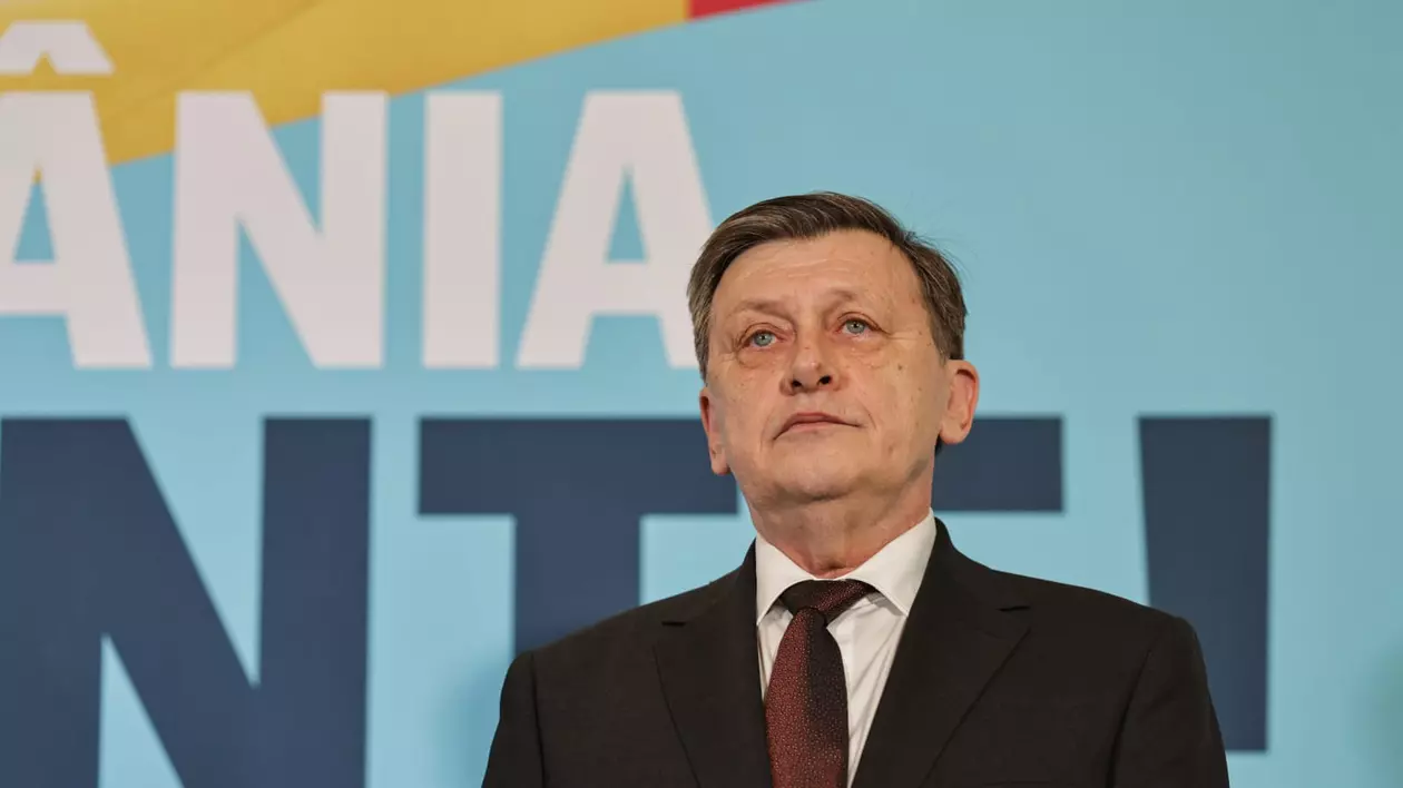 Crin Antonescu, candidatul coaliției la prezidențiale 2025