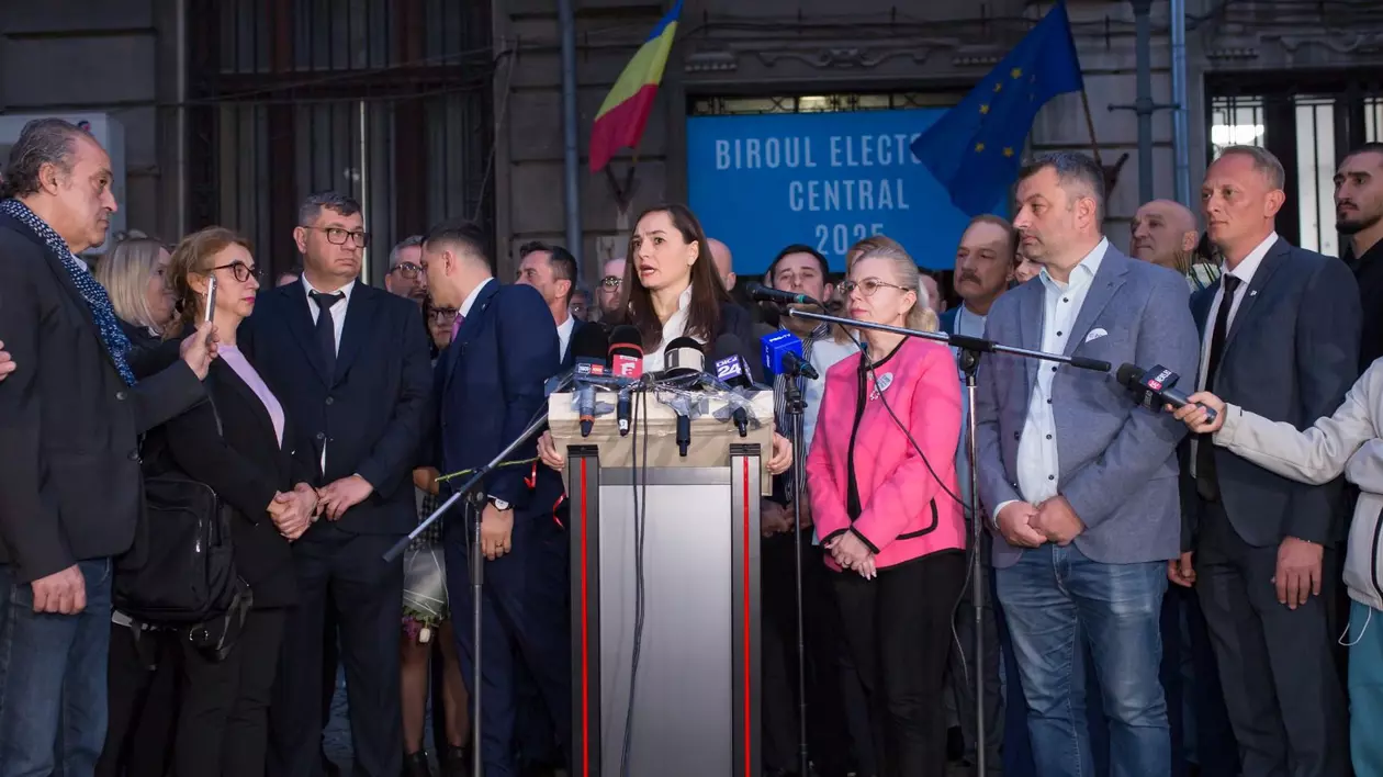 Anamaria Gavrilă și-a depus candidatura la prezidențiale la BEC, alături de George Simion