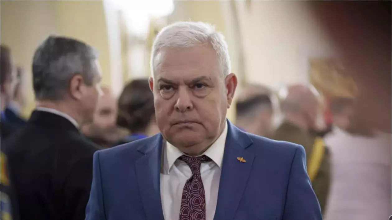 Ministrul Apărării Naționale, Angel Tîlvăr