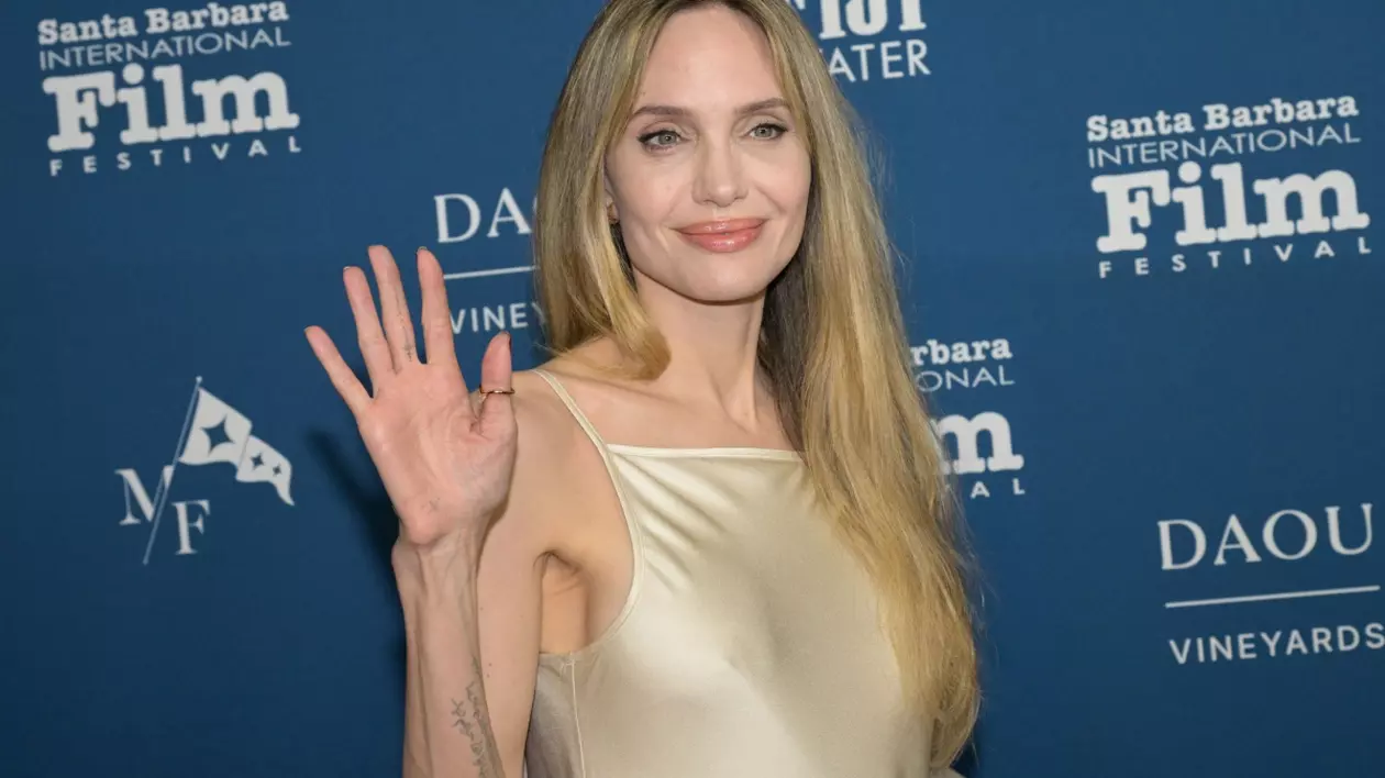 Angelina Jolie a slăbit enorm