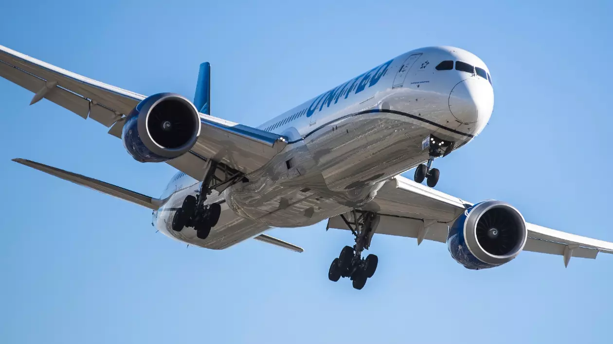 Un avion în timpul zborului