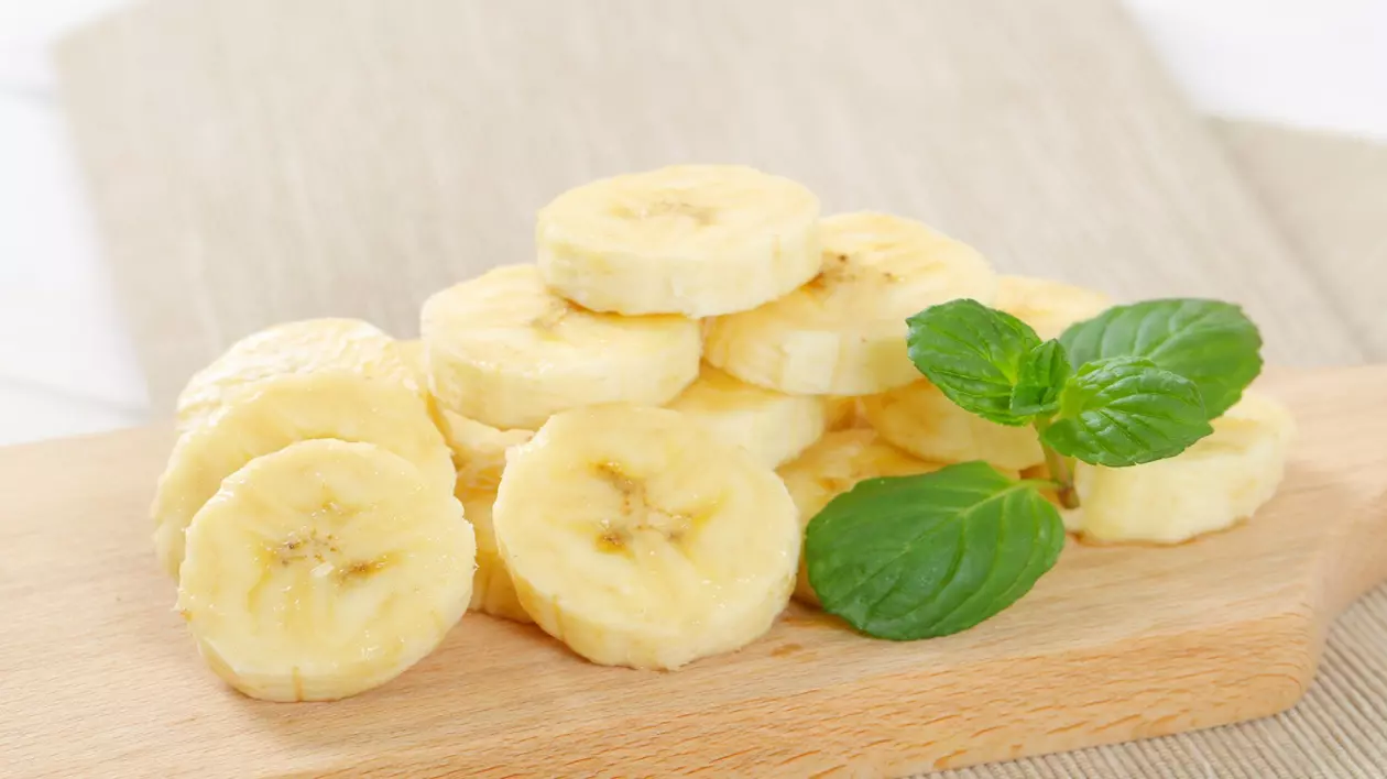 Banană decojită