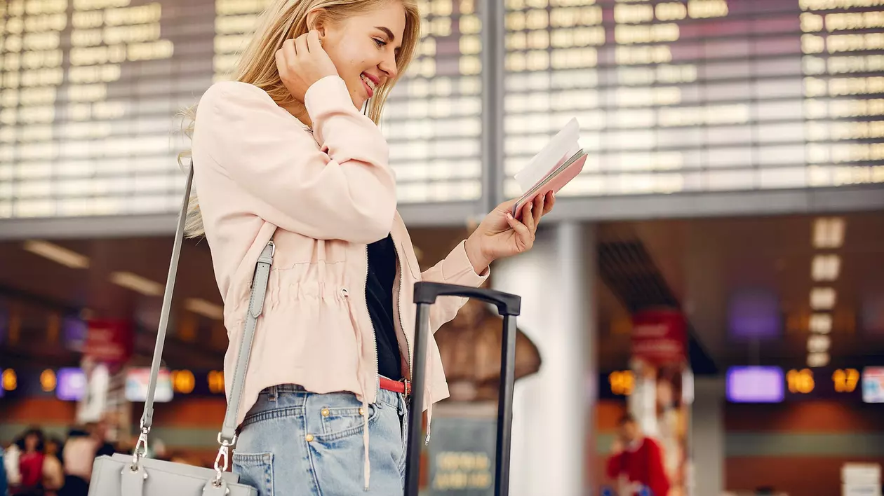 Aeroportul „Henri Coandă” are o nouă aplicație mobilă. FOTO: freepik.com