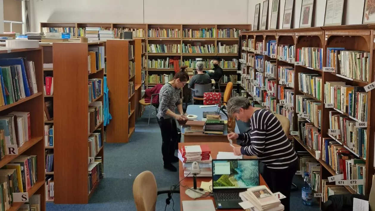 Biblioteca din Oradea și-a reluat programul normal de lucru. FOTO: CJ Bihor.
