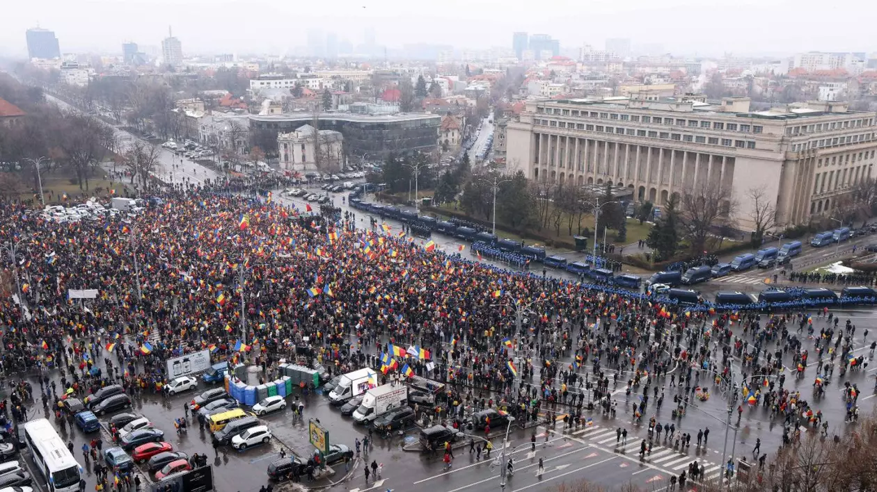 Câți participanți au fost, de fapt, la mitingul AUR din 1 martie. George Simion spunea 300.000, Jandarmeria l-a contrazis