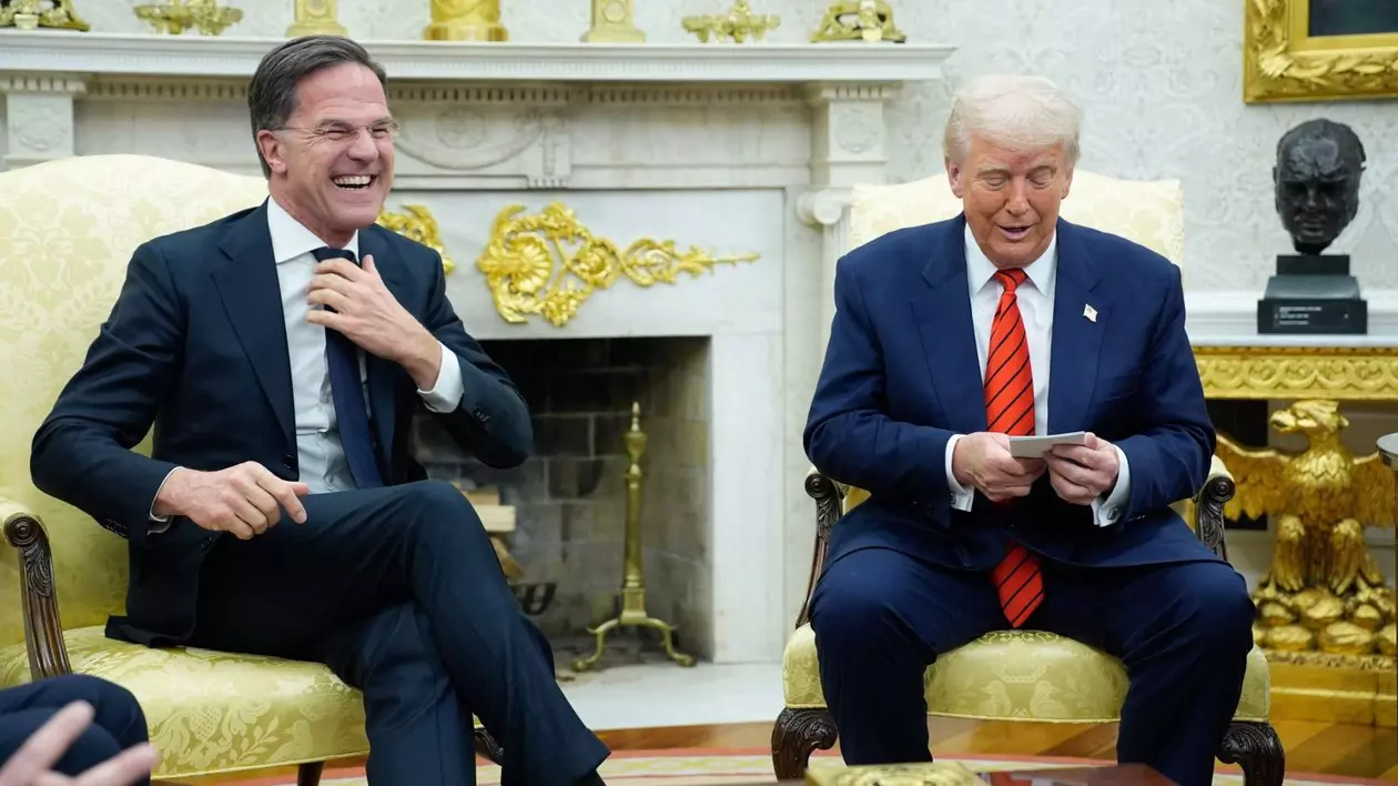 Donald Trump a lăsat de înțeles că nu l-a vrut pe Klaus Iohannis la șefia NATO, de față cu Mark Rutte